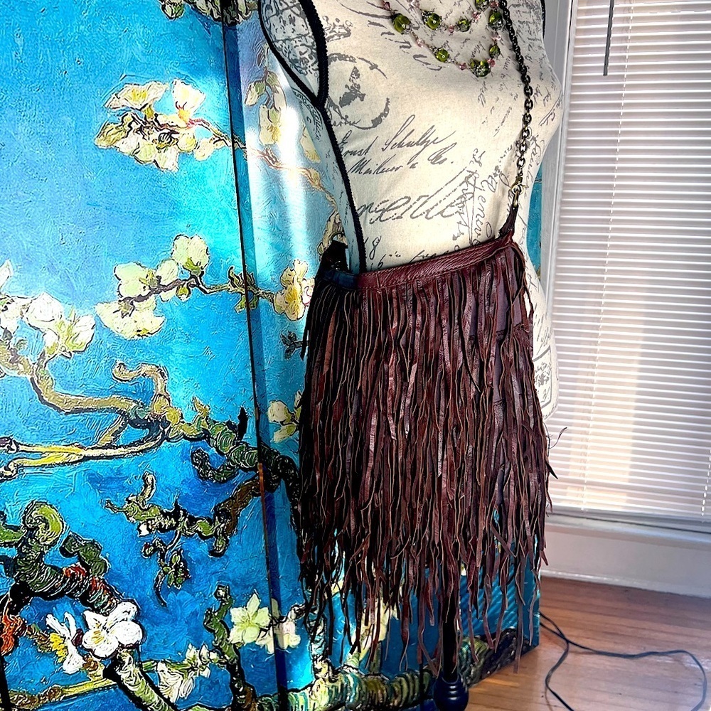 fringed Brown leather, cross body purse. - Picture 8 of 14